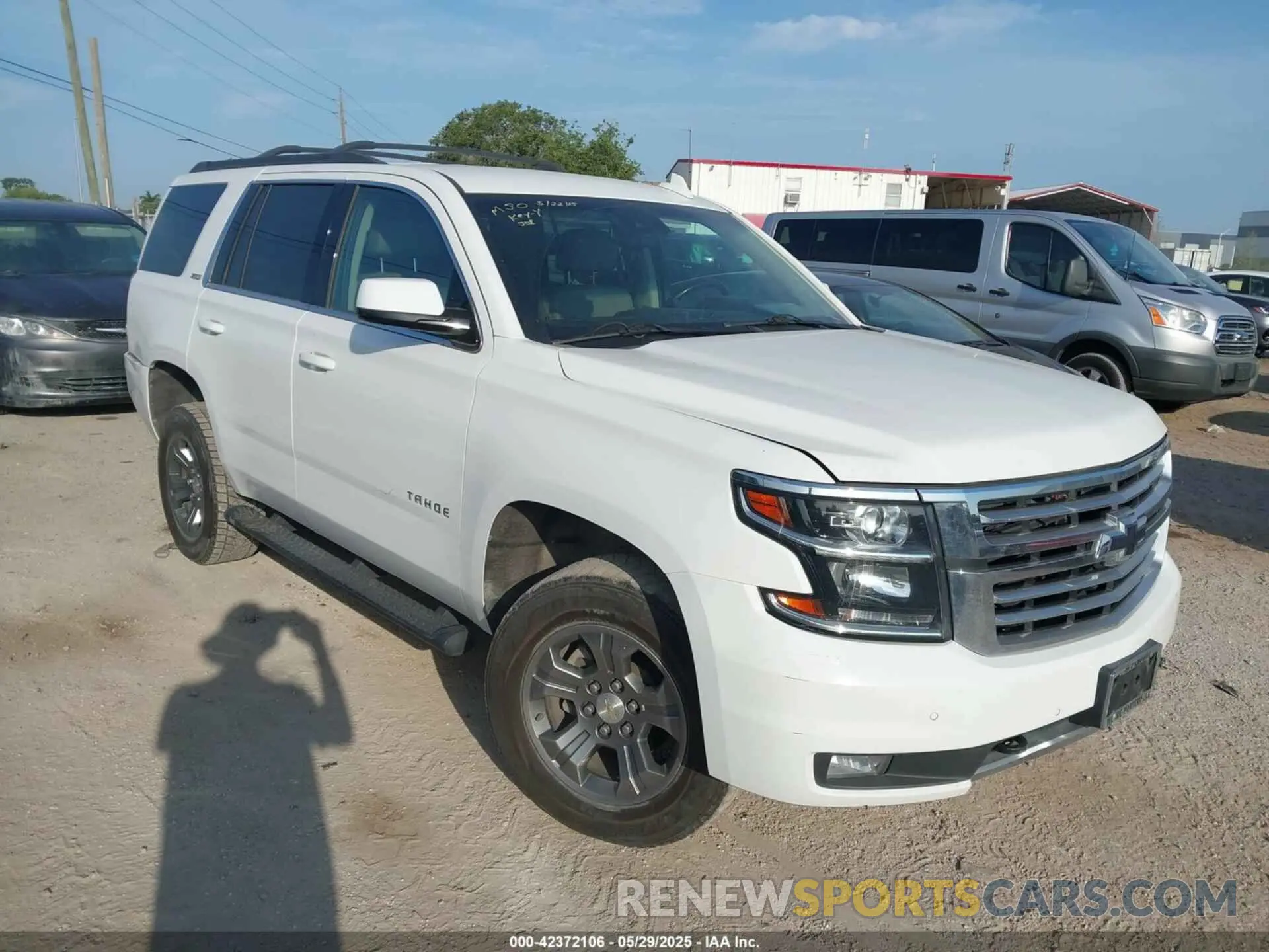 1 Photograph of a damaged car 1GNSKBKC2KR253915 CHEVROLET TAHOE 2019