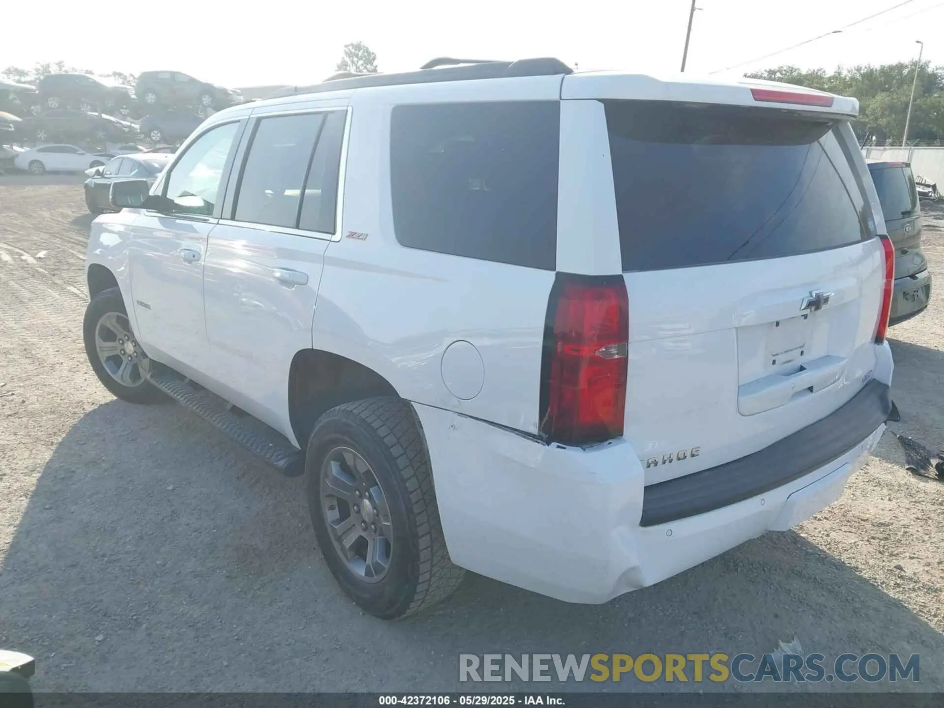 3 Photograph of a damaged car 1GNSKBKC2KR253915 CHEVROLET TAHOE 2019
