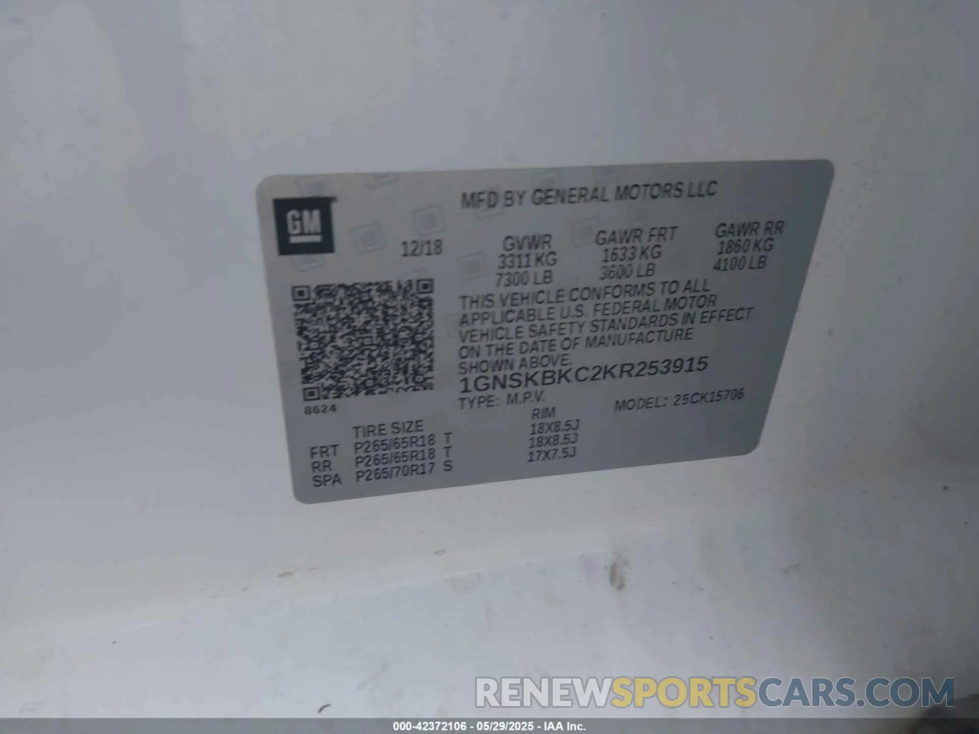 9 Photograph of a damaged car 1GNSKBKC2KR253915 CHEVROLET TAHOE 2019