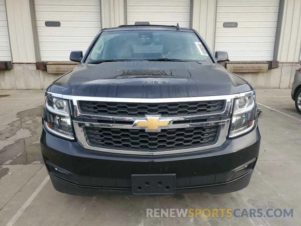 5 Photograph of a damaged car 1GNSKBKC2KR349527 CHEVROLET TAHOE 2019