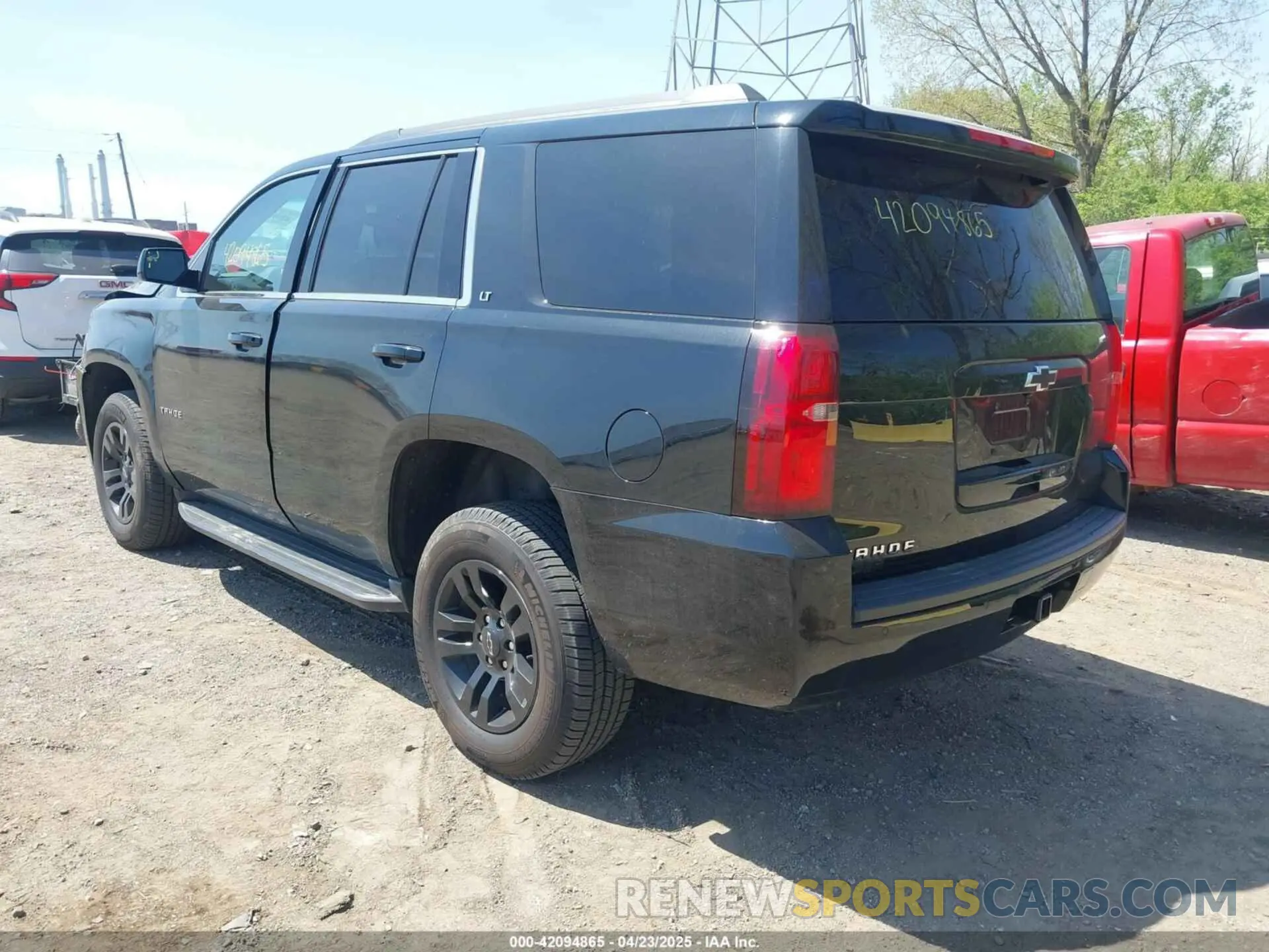 3 Photograph of a damaged car 1GNSKBKC3KR109743 CHEVROLET TAHOE 2019
