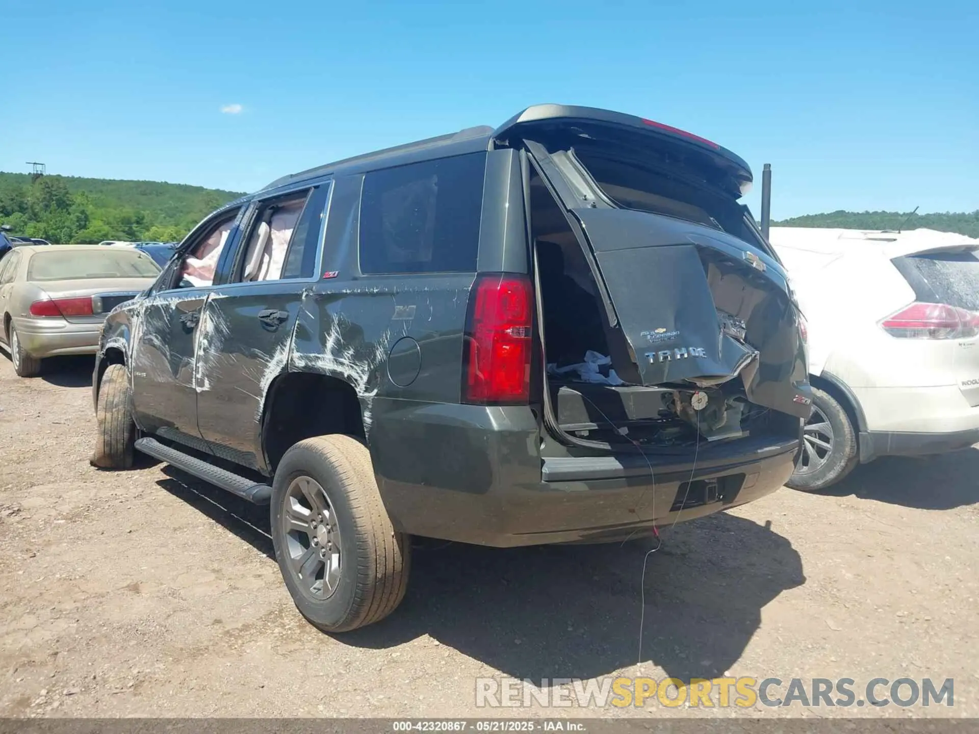 3 Photograph of a damaged car 1GNSKBKC3KR226710 CHEVROLET TAHOE 2019
