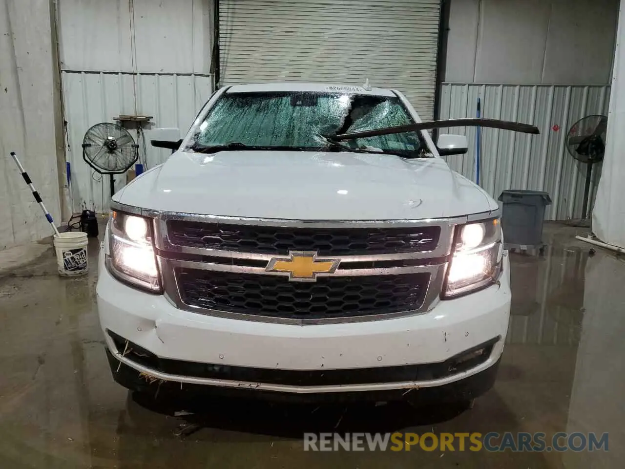 5 Photograph of a damaged car 1GNSKBKC3KR307481 CHEVROLET TAHOE 2019