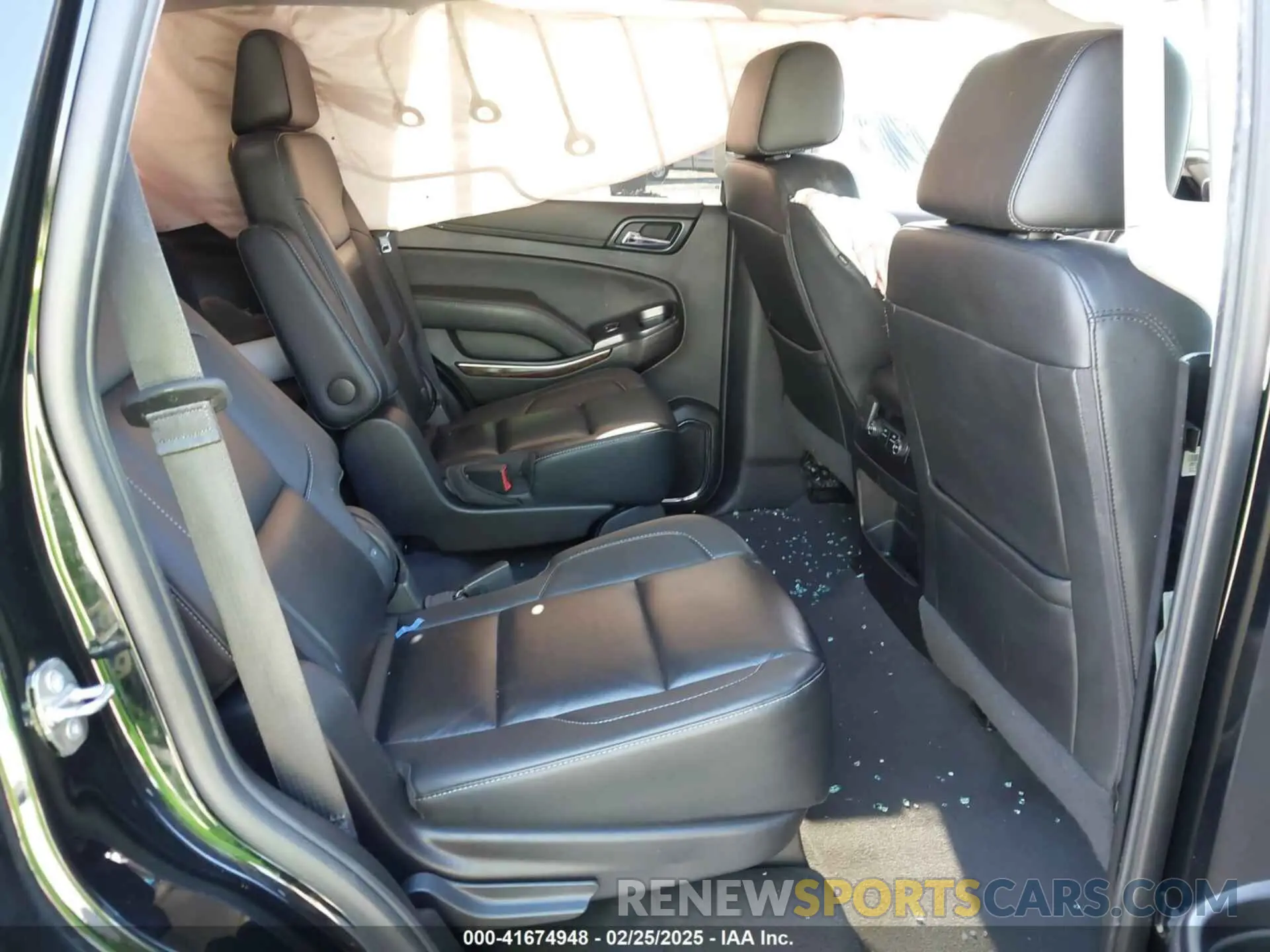 8 Photograph of a damaged car 1GNSKBKC3KR345776 CHEVROLET TAHOE 2019