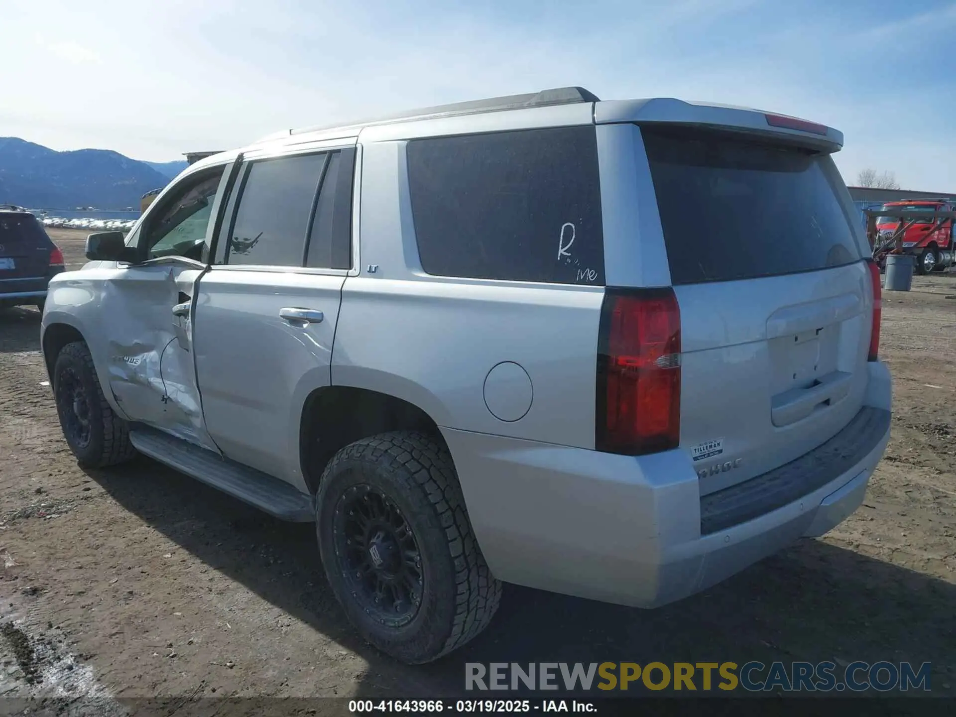 3 Photograph of a damaged car 1GNSKBKC4KR388622 CHEVROLET TAHOE 2019