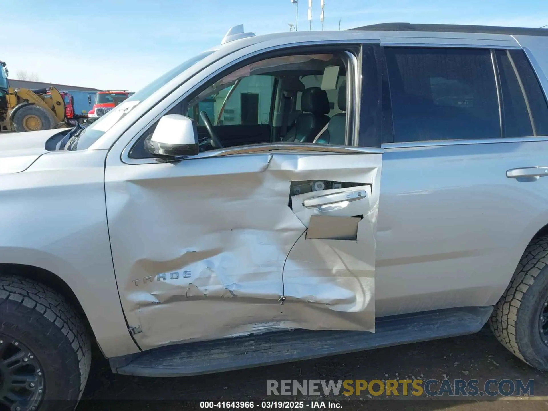 6 Photograph of a damaged car 1GNSKBKC4KR388622 CHEVROLET TAHOE 2019