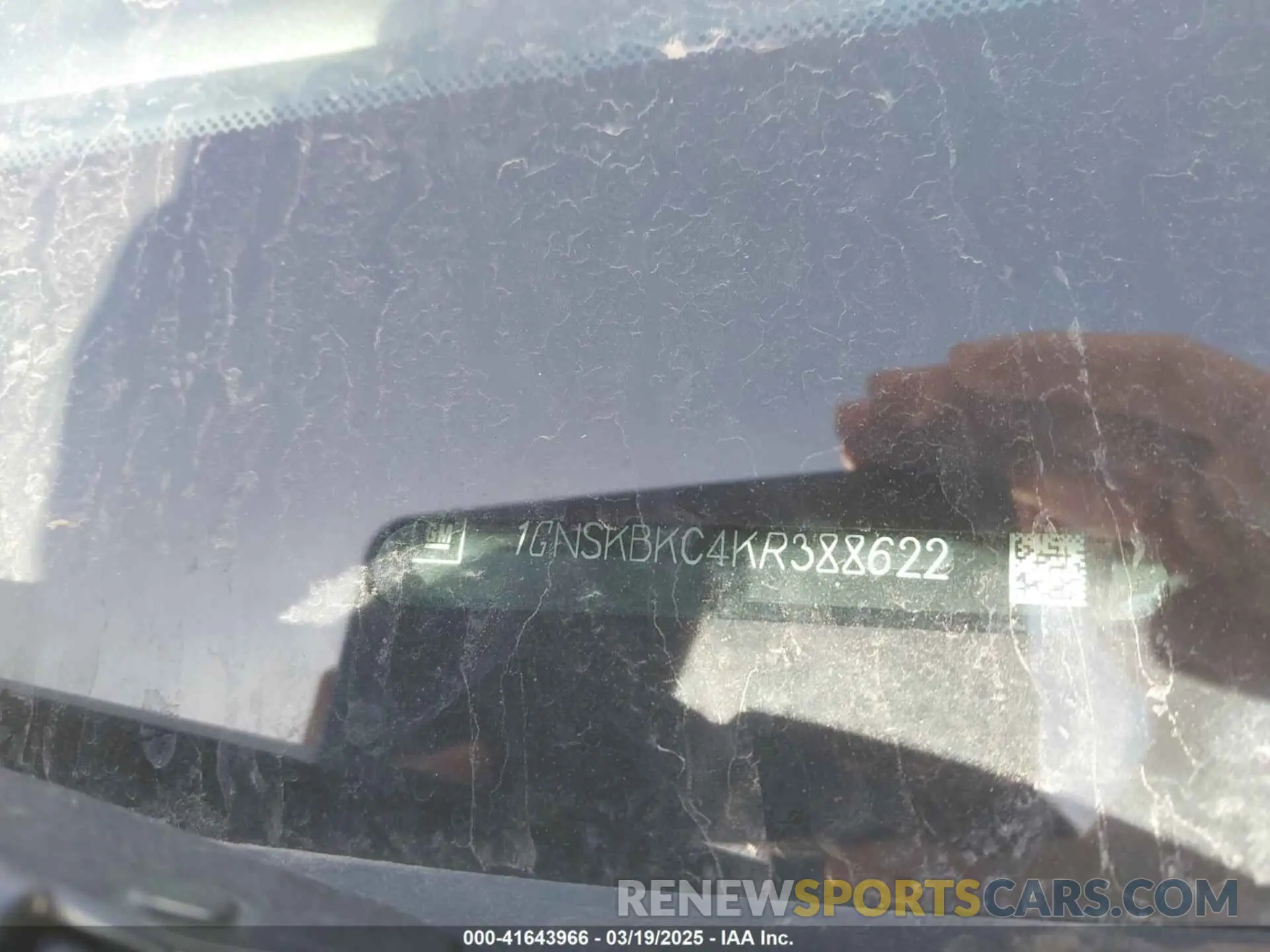 9 Photograph of a damaged car 1GNSKBKC4KR388622 CHEVROLET TAHOE 2019