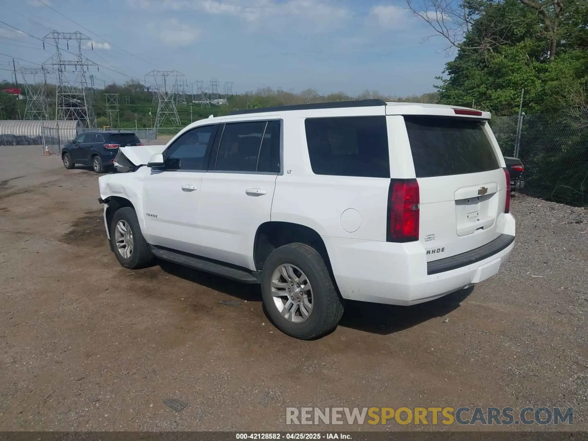 3 Photograph of a damaged car 1GNSKBKC4KR391312 CHEVROLET TAHOE 2019