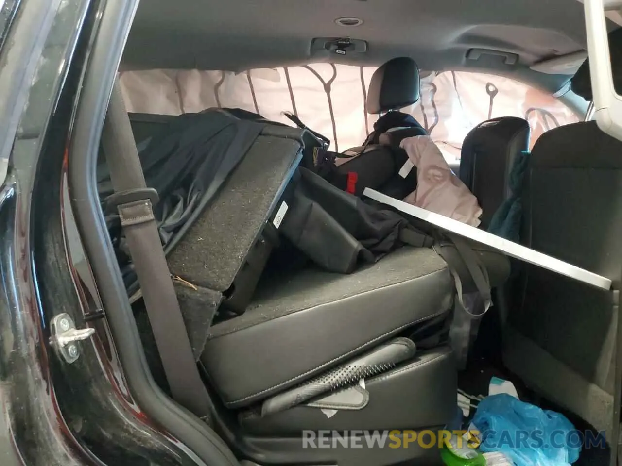 11 Photograph of a damaged car 1GNSKBKC5KR186372 CHEVROLET TAHOE 2019