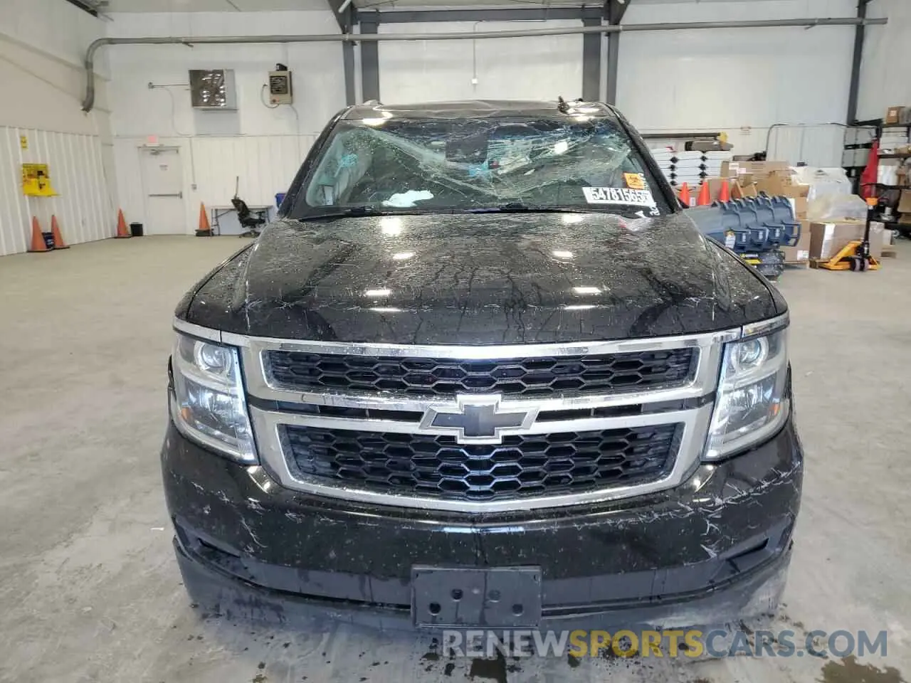 5 Photograph of a damaged car 1GNSKBKC5KR186372 CHEVROLET TAHOE 2019