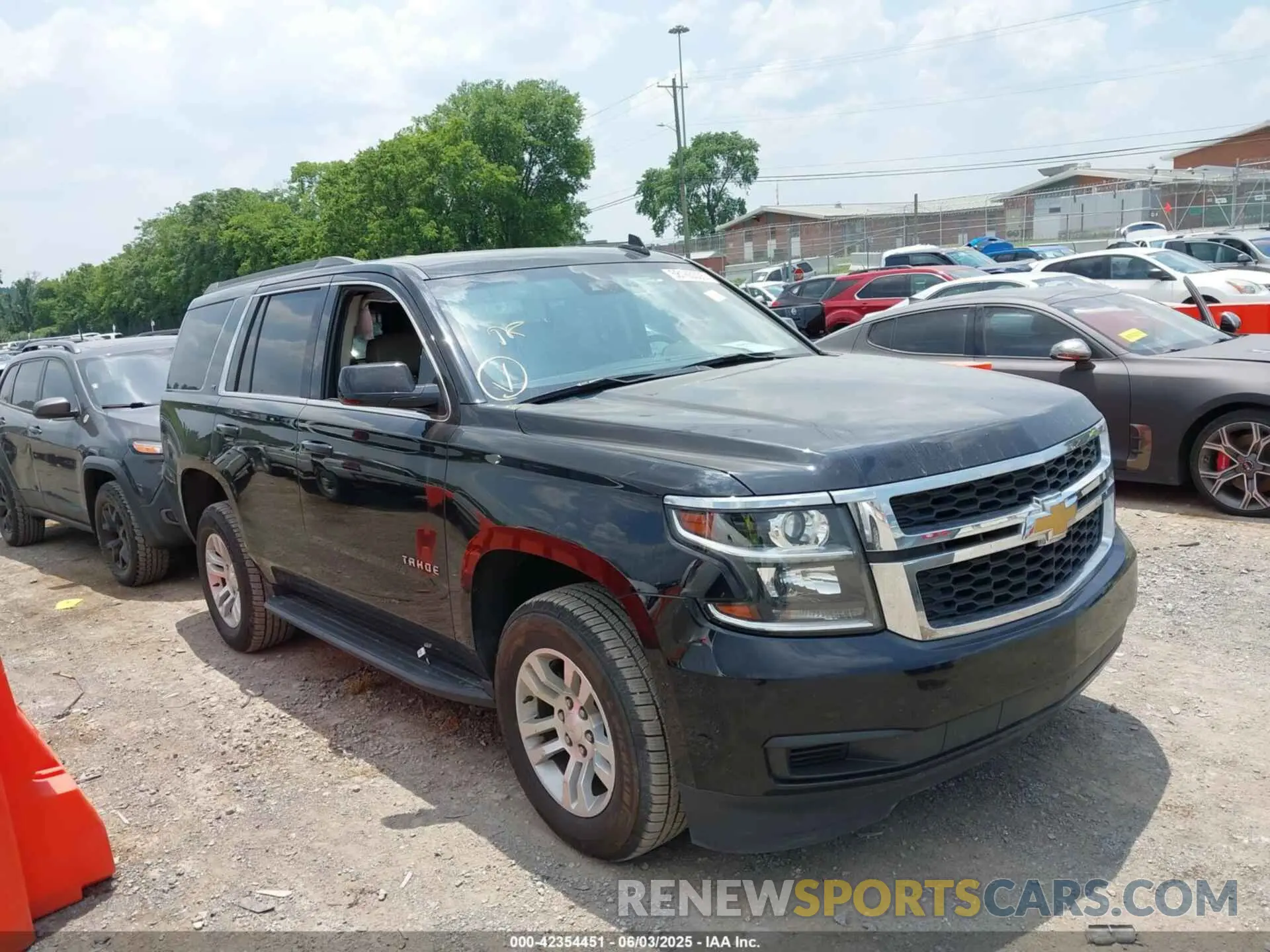 1 Photograph of a damaged car 1GNSKBKC5KR388869 CHEVROLET TAHOE 2019