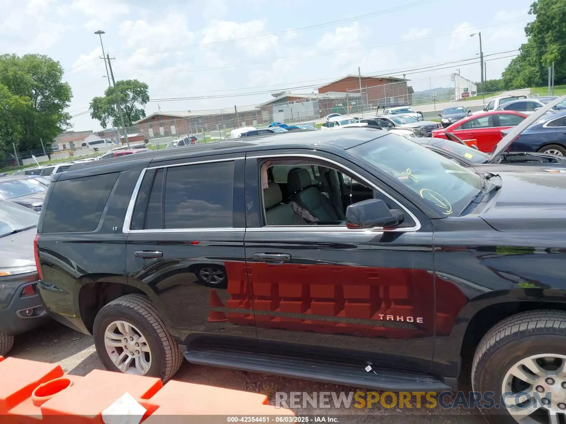 13 Photograph of a damaged car 1GNSKBKC5KR388869 CHEVROLET TAHOE 2019