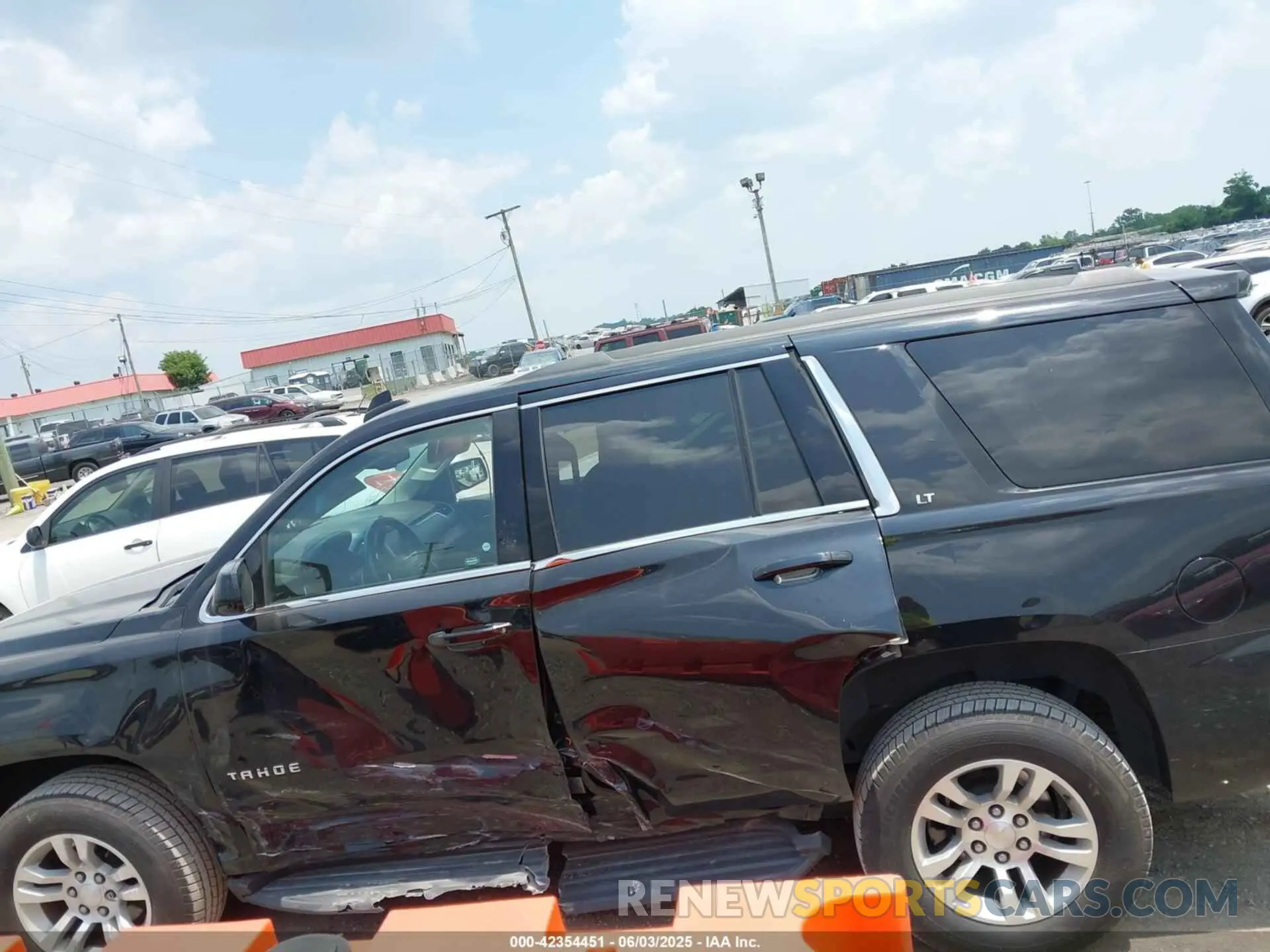14 Photograph of a damaged car 1GNSKBKC5KR388869 CHEVROLET TAHOE 2019