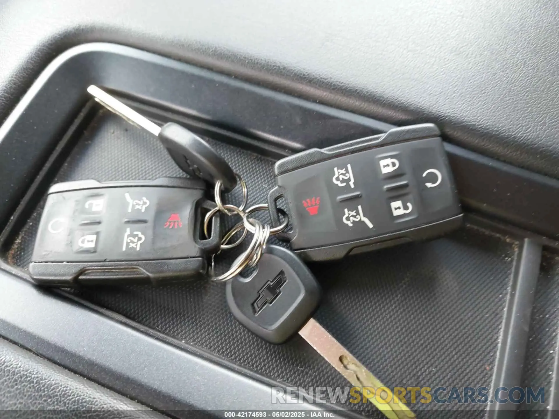 11 Photograph of a damaged car 1GNSKBKC6KR266831 CHEVROLET TAHOE 2019