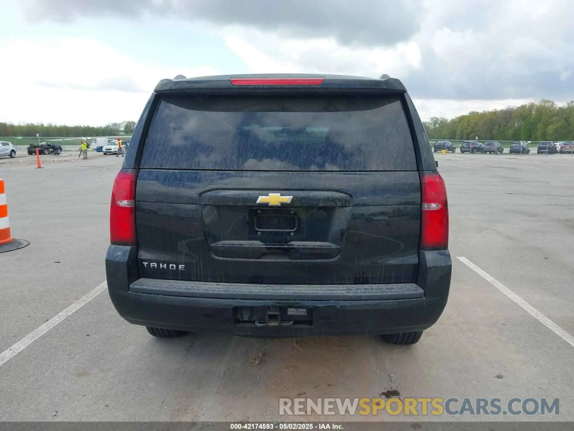 16 Photograph of a damaged car 1GNSKBKC6KR266831 CHEVROLET TAHOE 2019