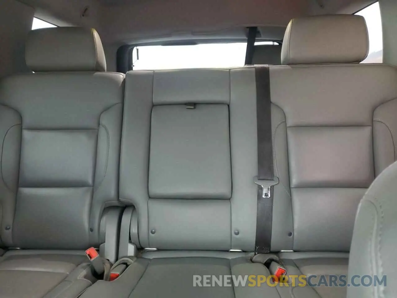 10 Photograph of a damaged car 1GNSKBKC7KR306530 CHEVROLET TAHOE 2019