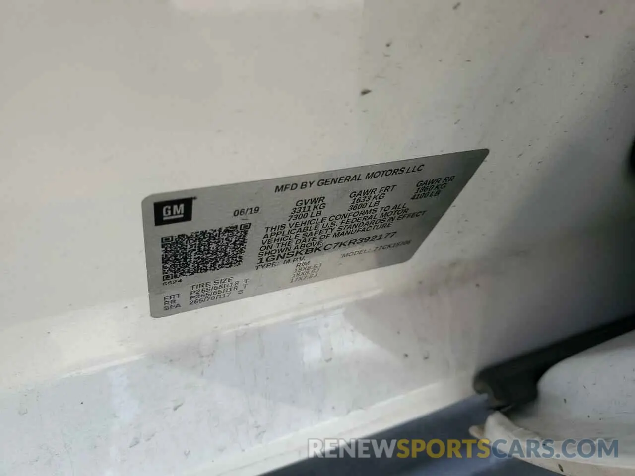 13 Photograph of a damaged car 1GNSKBKC7KR392177 CHEVROLET TAHOE 2019