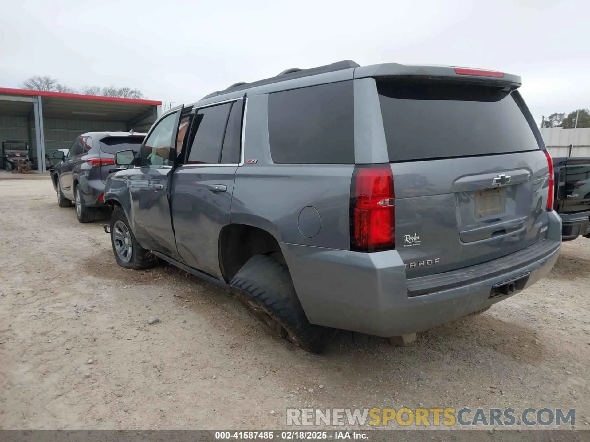 3 Photograph of a damaged car 1GNSKBKC8KR283954 CHEVROLET TAHOE 2019