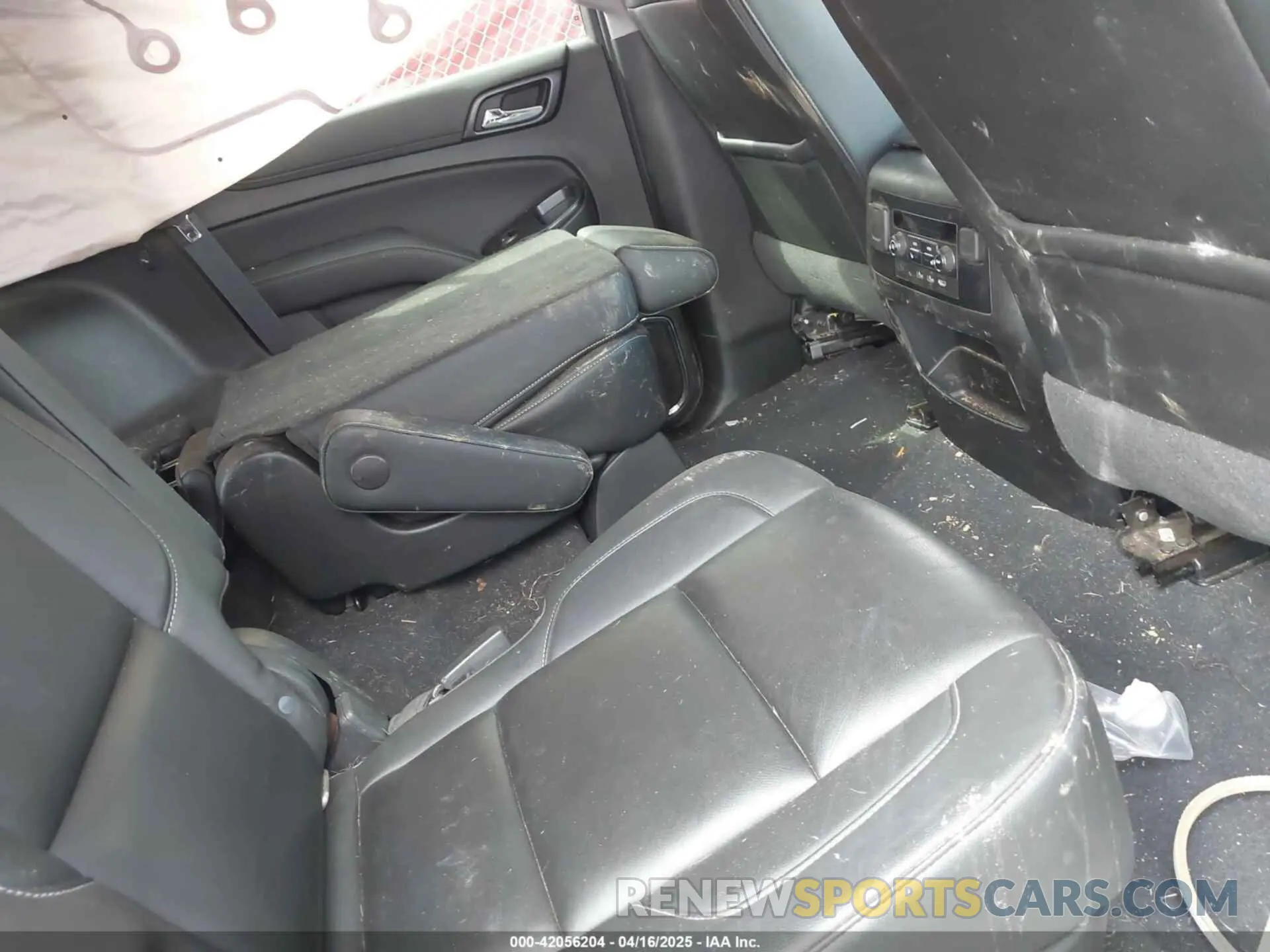 8 Photograph of a damaged car 1GNSKBKC8KR317570 CHEVROLET TAHOE 2019