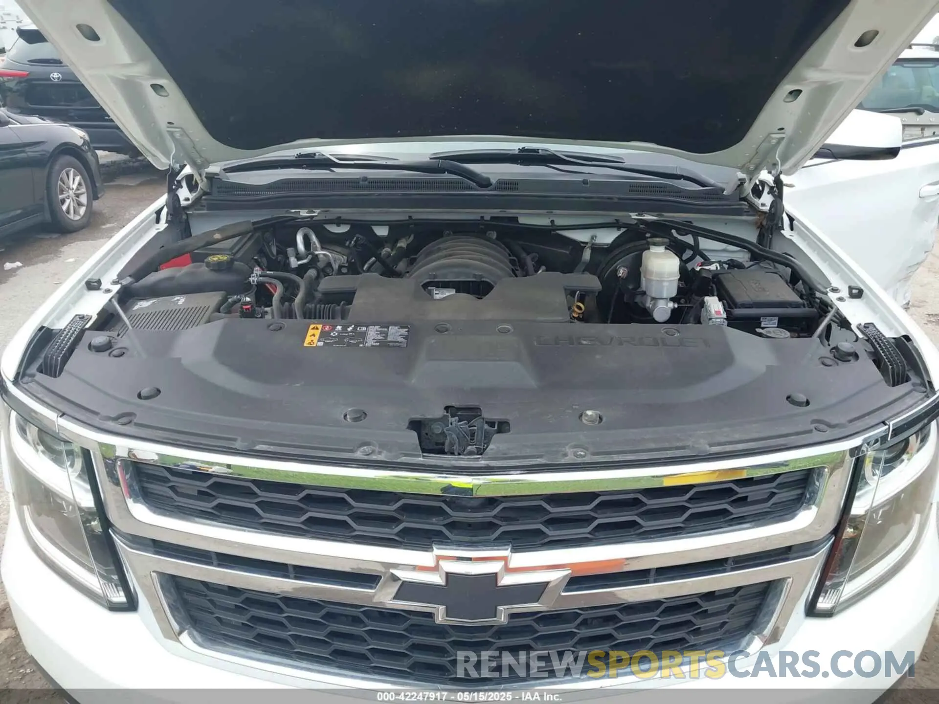 10 Photograph of a damaged car 1GNSKBKC8KR368020 CHEVROLET TAHOE 2019