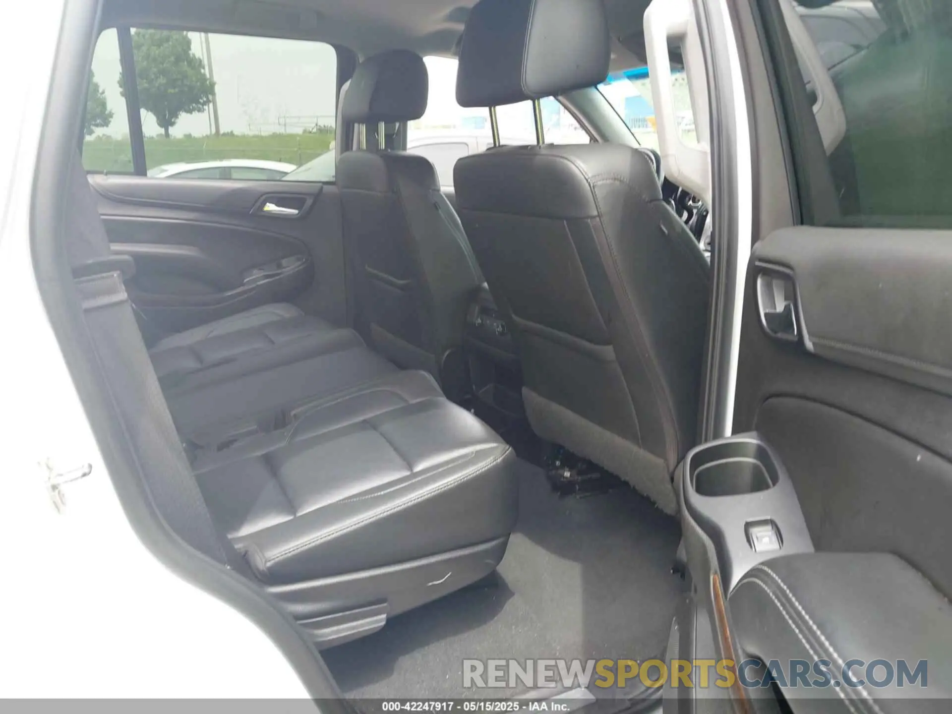8 Photograph of a damaged car 1GNSKBKC8KR368020 CHEVROLET TAHOE 2019