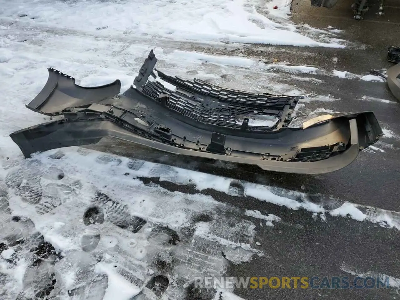 13 Photograph of a damaged car 1GNSKBKC8KR401906 CHEVROLET TAHOE 2019
