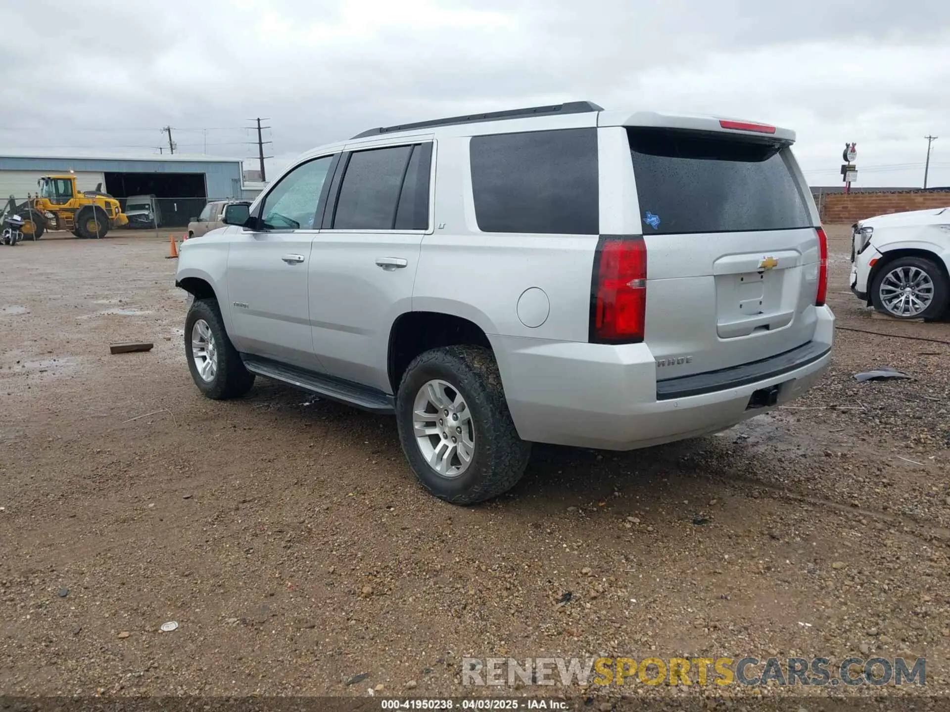 3 Photograph of a damaged car 1GNSKBKC9KR158798 CHEVROLET TAHOE 2019