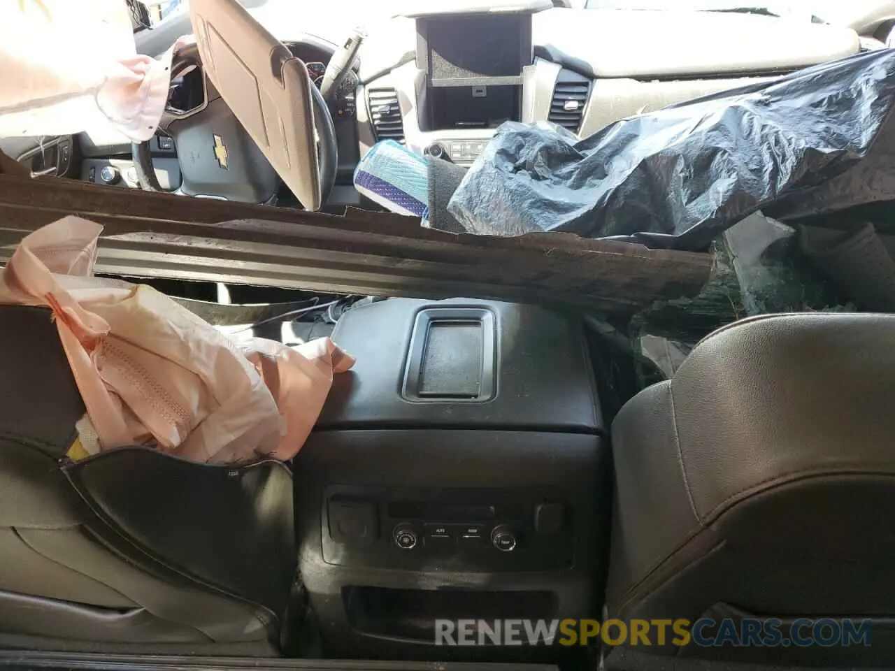 8 Photograph of a damaged car 1GNSKBKCXKR284815 CHEVROLET TAHOE 2019
