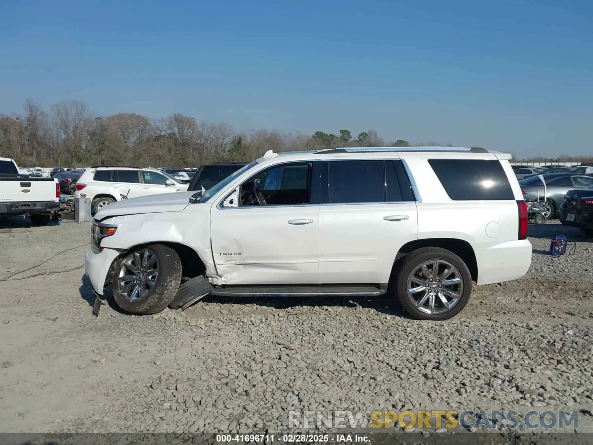 14 Photograph of a damaged car 1GNSKCKC0KR315527 CHEVROLET TAHOE 2019