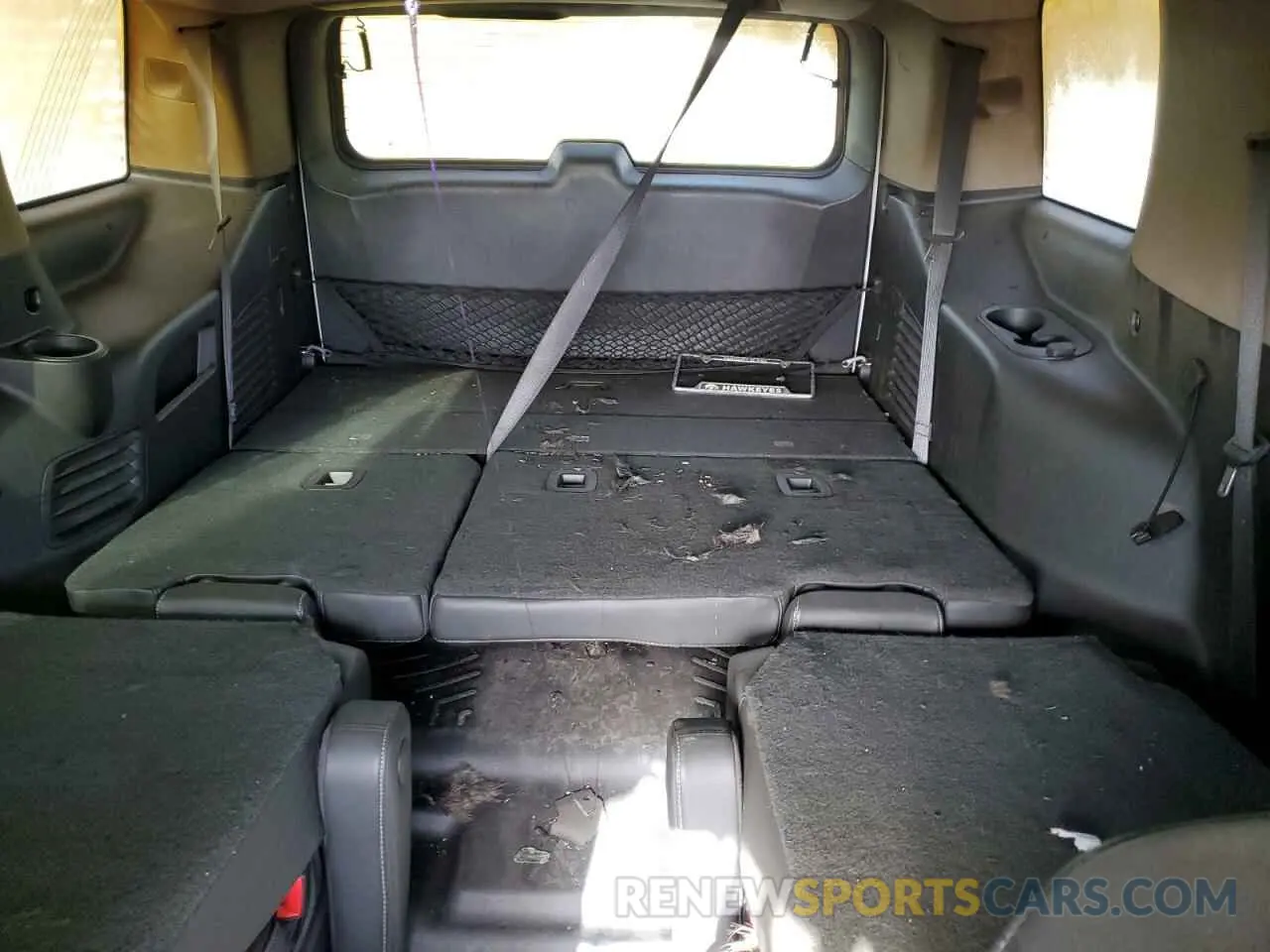 10 Photograph of a damaged car 1GNSKCKC5KR101973 CHEVROLET TAHOE 2019