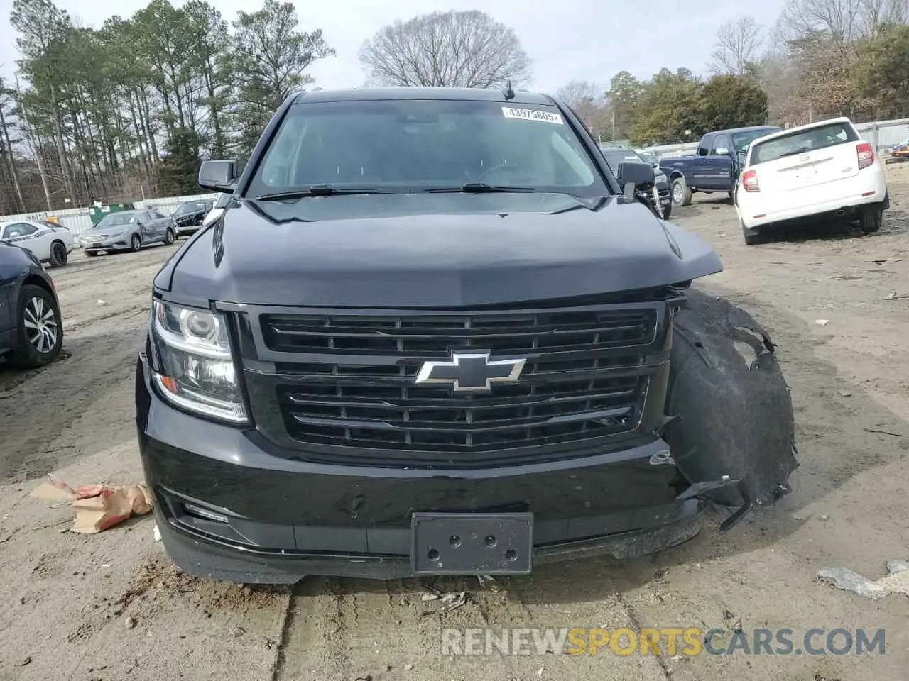 5 Photograph of a damaged car 1GNSKCKJ0KR247518 CHEVROLET TAHOE 2019