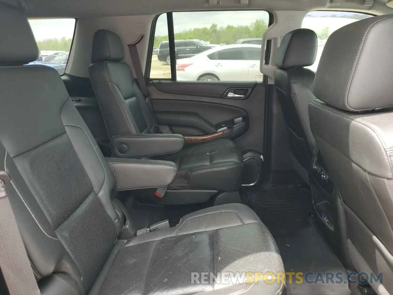 11 Photograph of a damaged car 1GNSKCKJ3KR220037 CHEVROLET TAHOE 2019