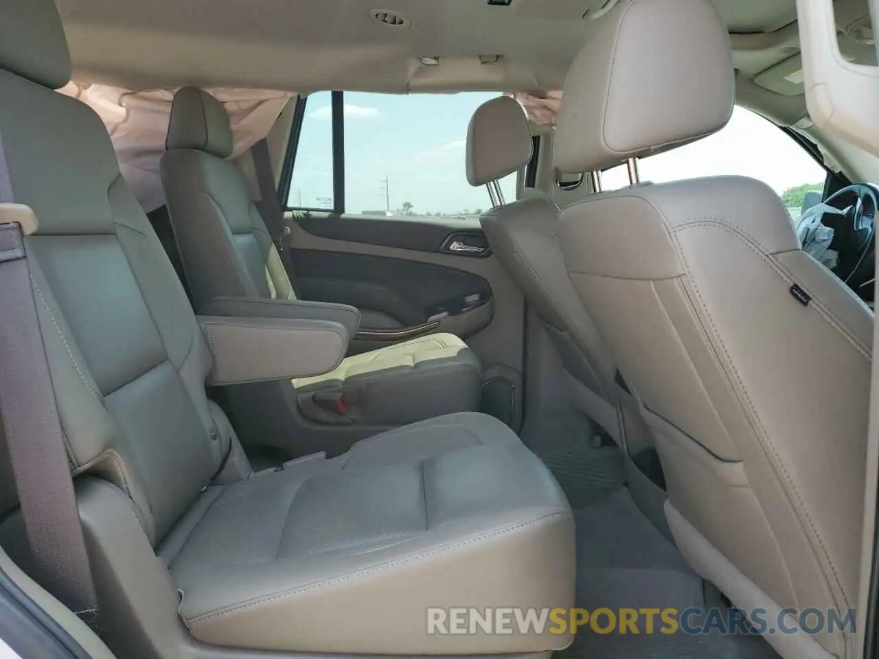 11 Photograph of a damaged car 1GNSKCKJ3KR295868 CHEVROLET TAHOE 2019