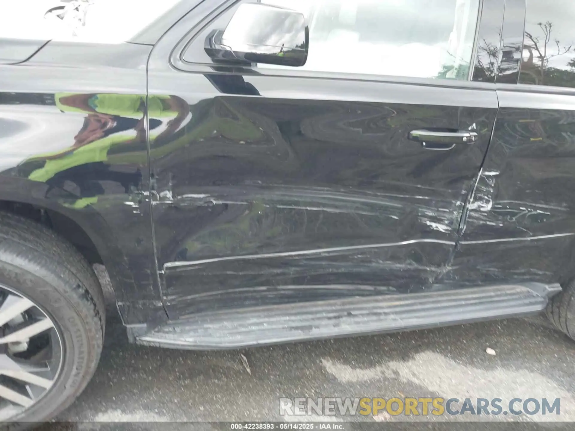 6 Photograph of a damaged car 1GNSKCKJ8KR152141 CHEVROLET TAHOE 2019