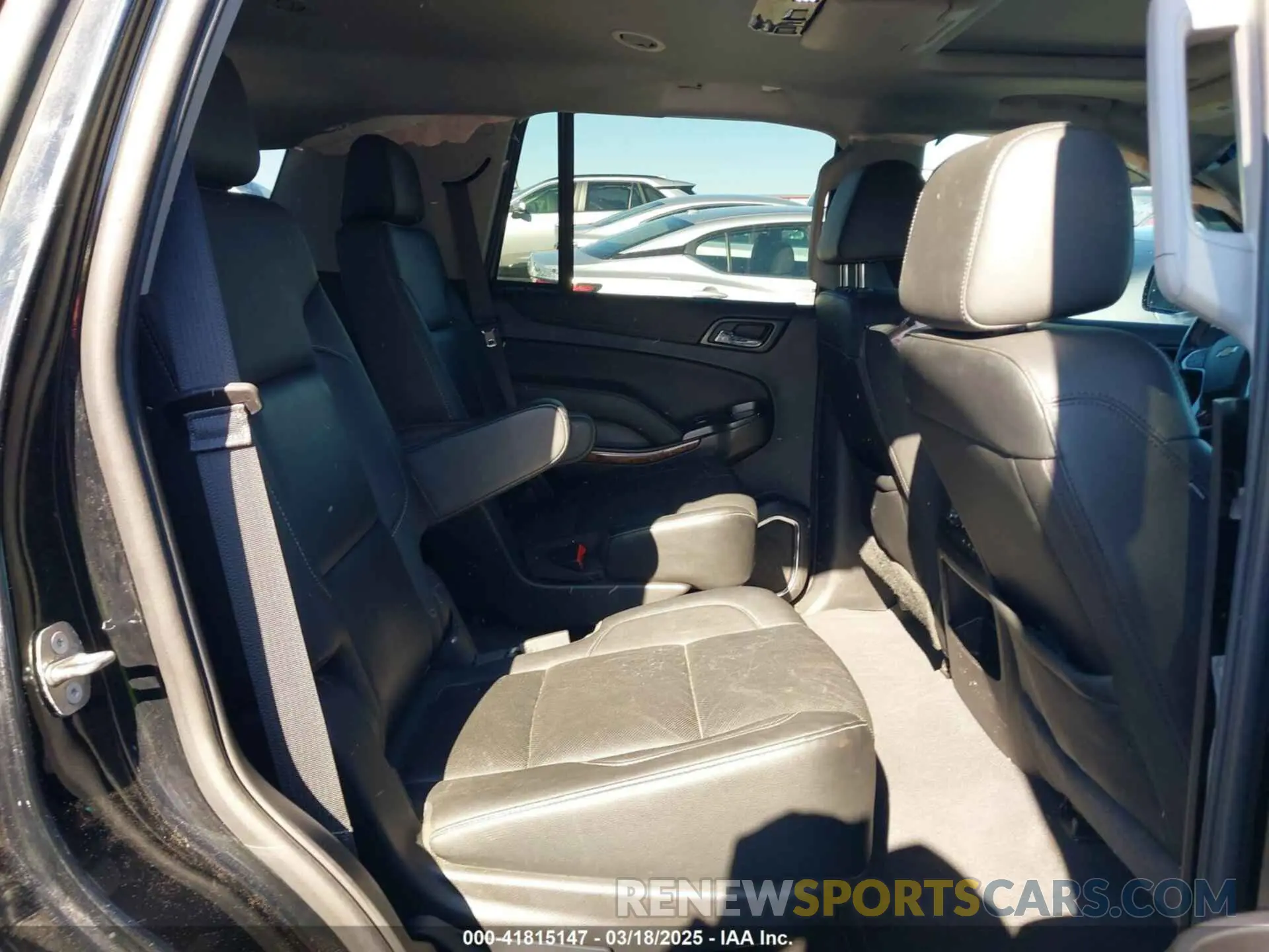 8 Photograph of a damaged car 1GNSKCKJ9KR284051 CHEVROLET TAHOE 2019