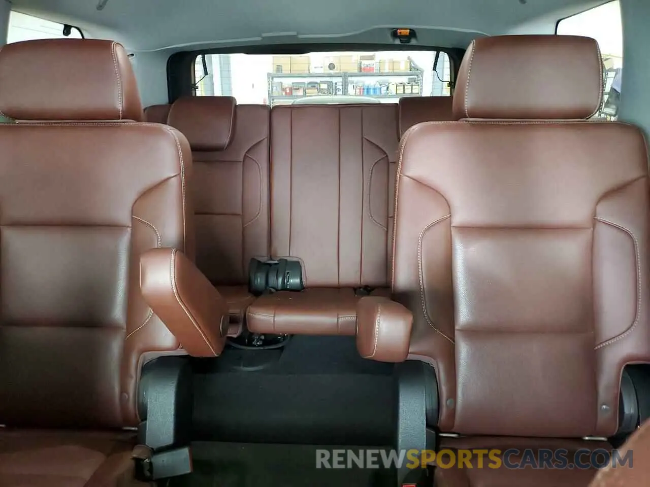 10 Photograph of a damaged car 1GNSKCKJXKR264407 CHEVROLET TAHOE 2019