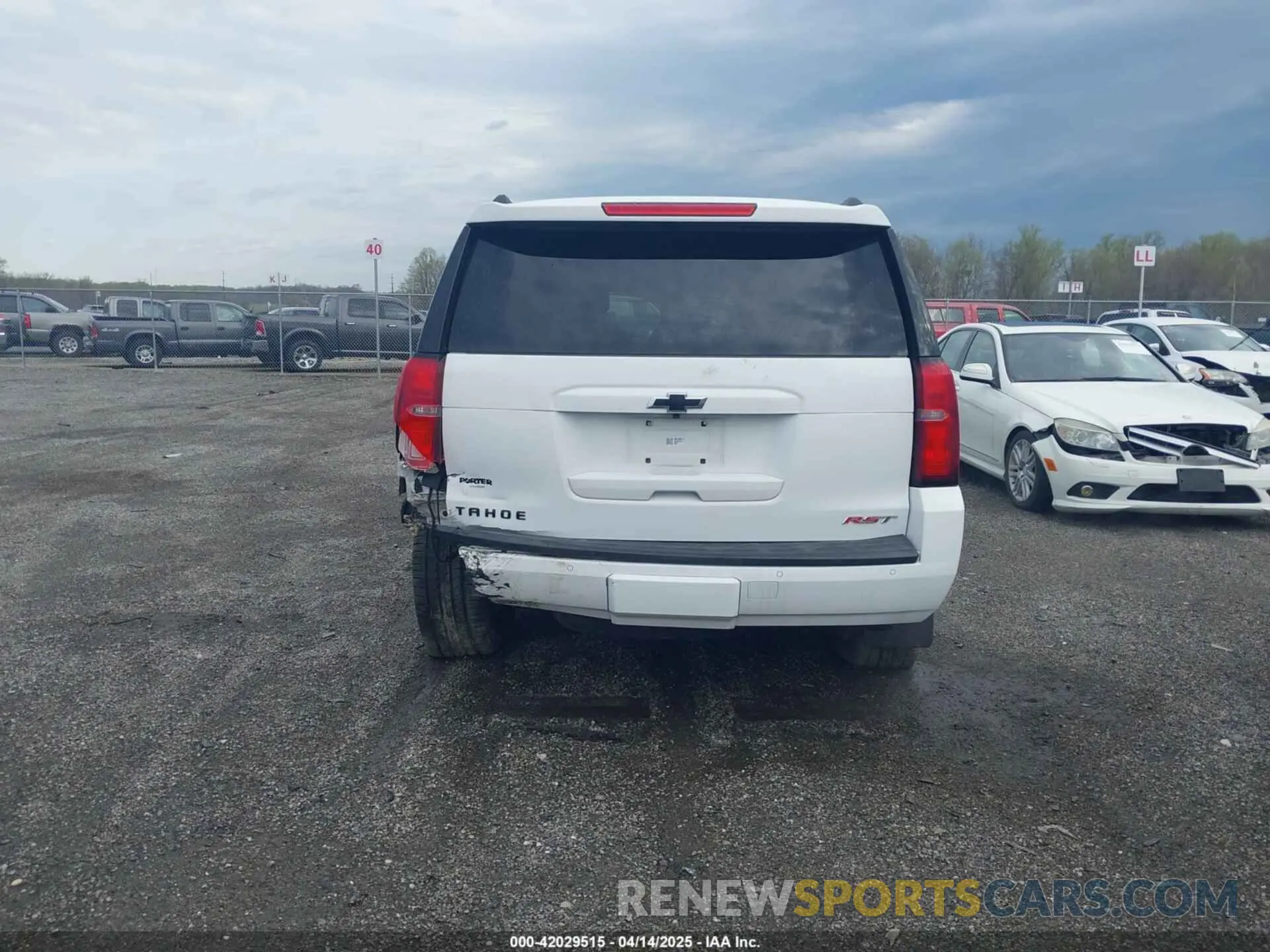 16 Photograph of a damaged car 1GNSKCKJXKR338215 CHEVROLET TAHOE 2019