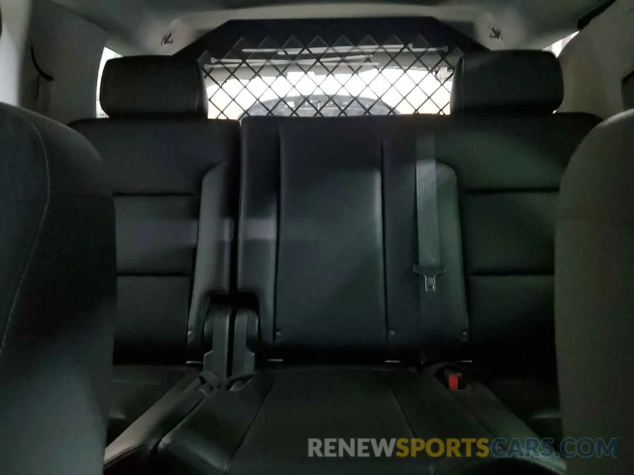 10 Photograph of a damaged car 1GNSKDEC9KR397663 CHEVROLET TAHOE 2019