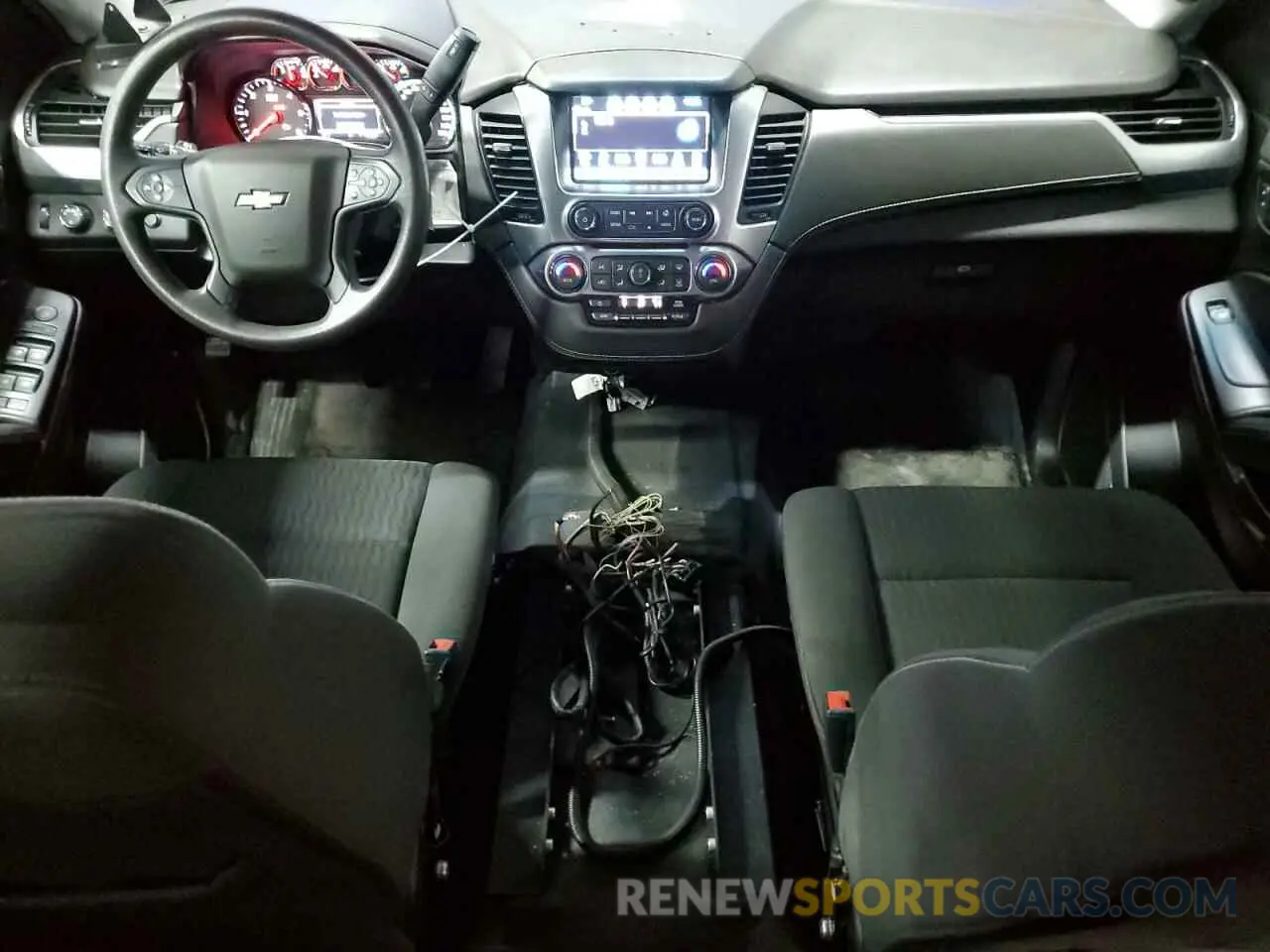 8 Photograph of a damaged car 1GNSKDEC9KR397663 CHEVROLET TAHOE 2019