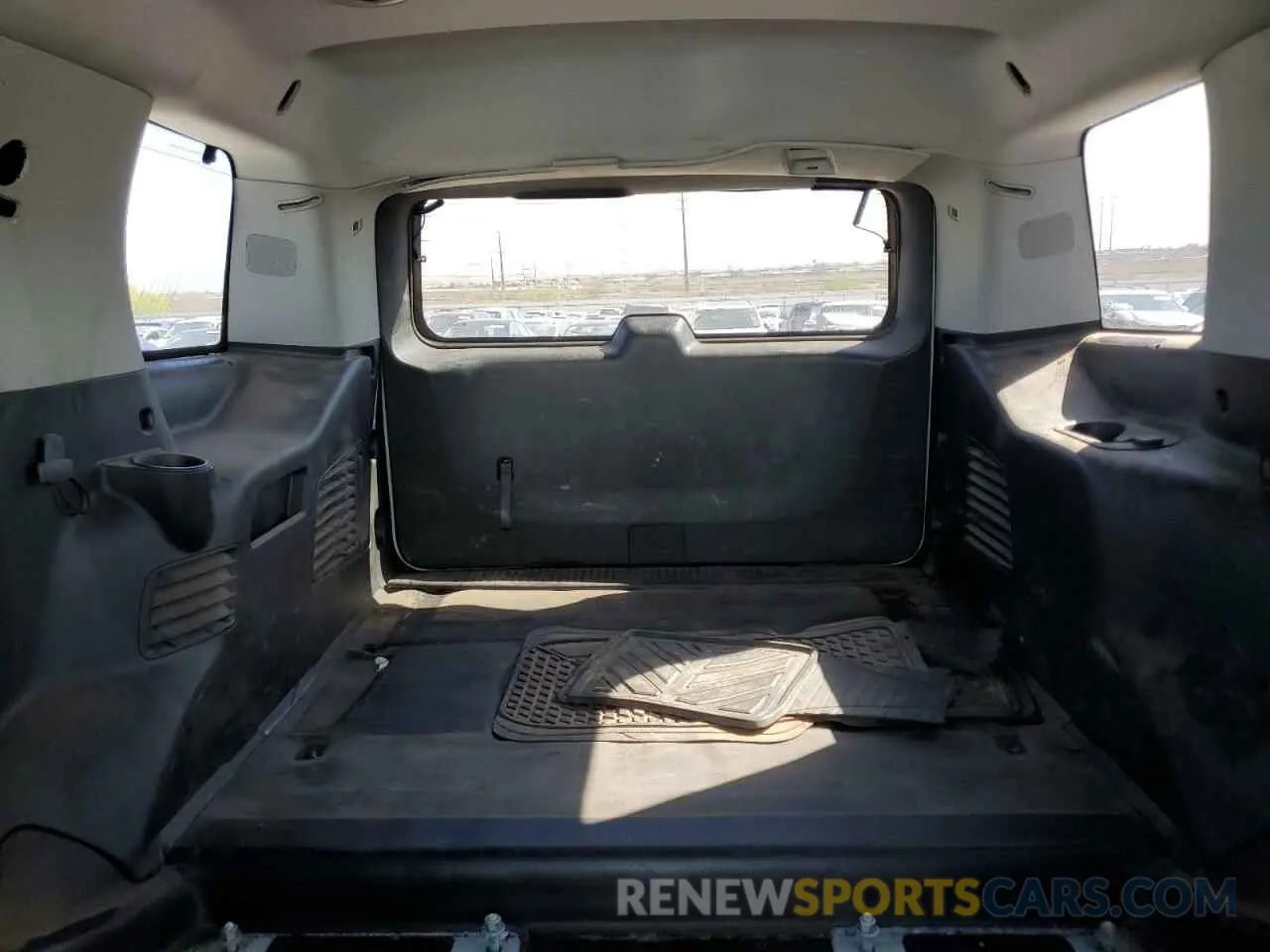 10 Photograph of a damaged car 1GNSKFEC3KR127520 CHEVROLET TAHOE 2019