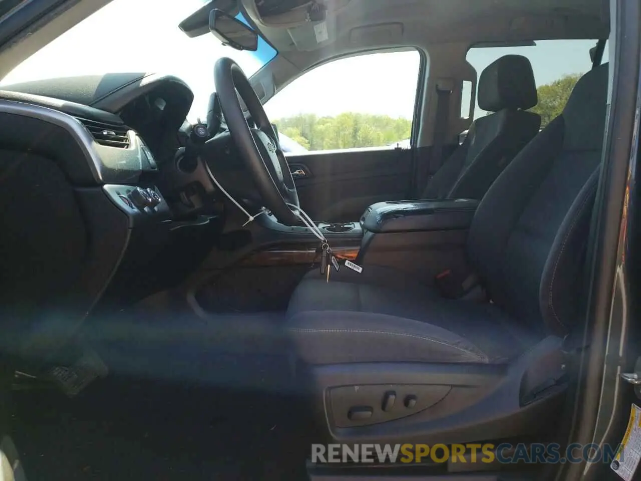 7 Photograph of a damaged car 1GNSKFKC7KR133437 CHEVROLET TAHOE 2019