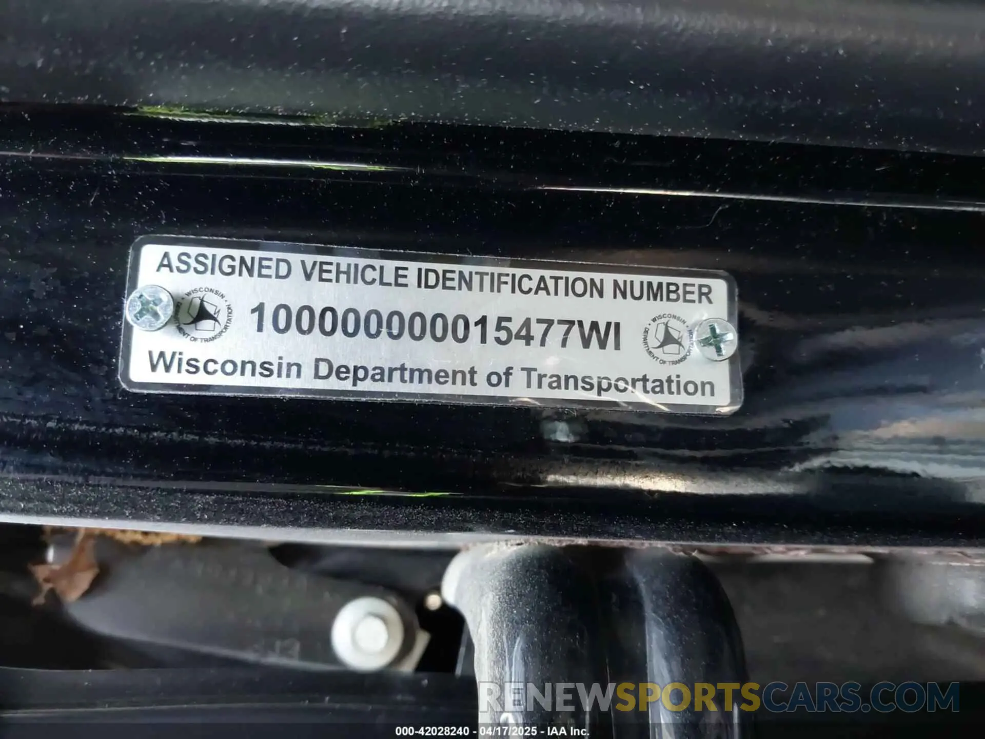 9 Photograph of a damaged car 100000000015477WI CHEVROLET TAHOE 2020