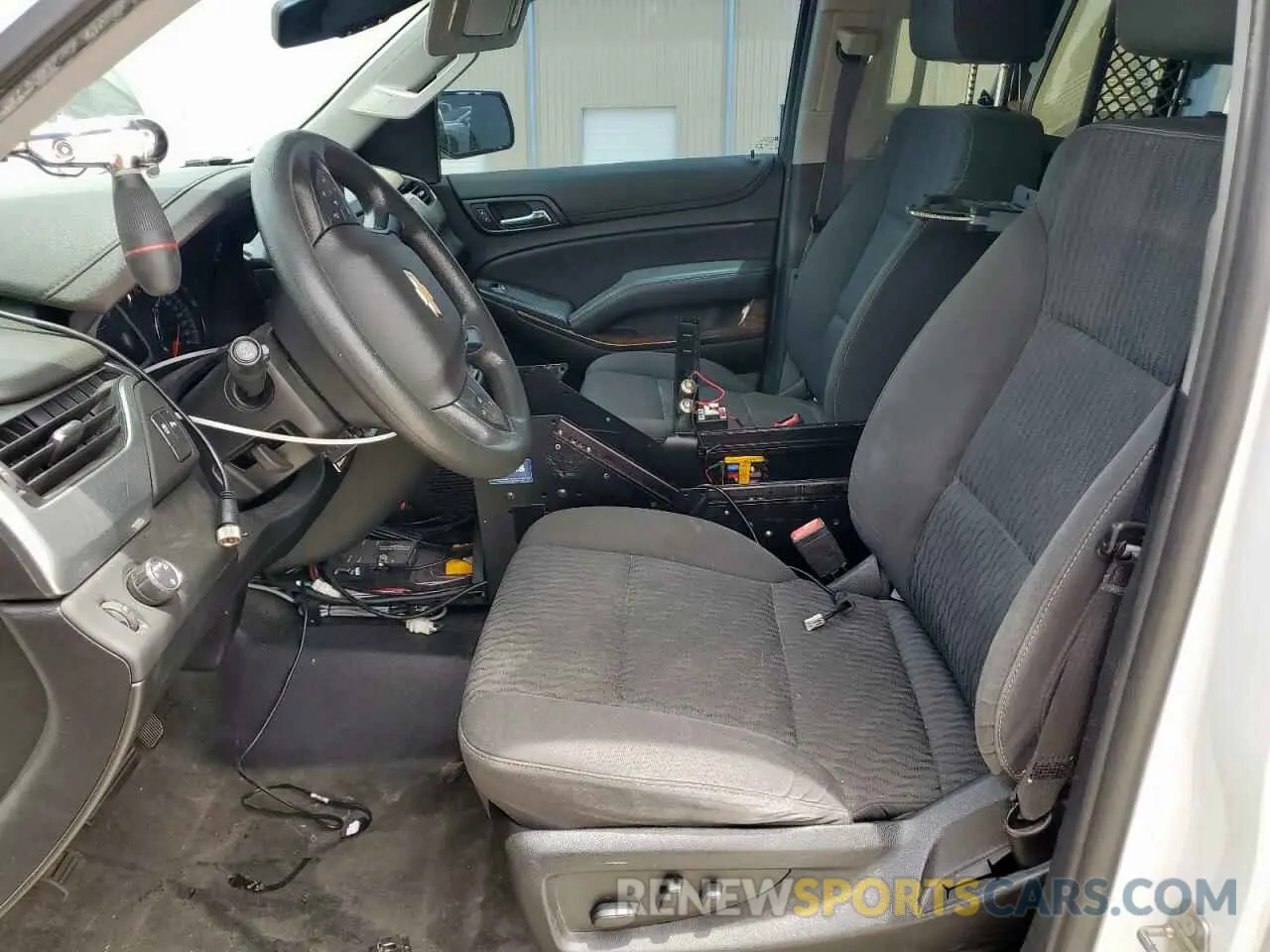 7 Photograph of a damaged car 1GNLCDEC0LR115610 CHEVROLET TAHOE 2020