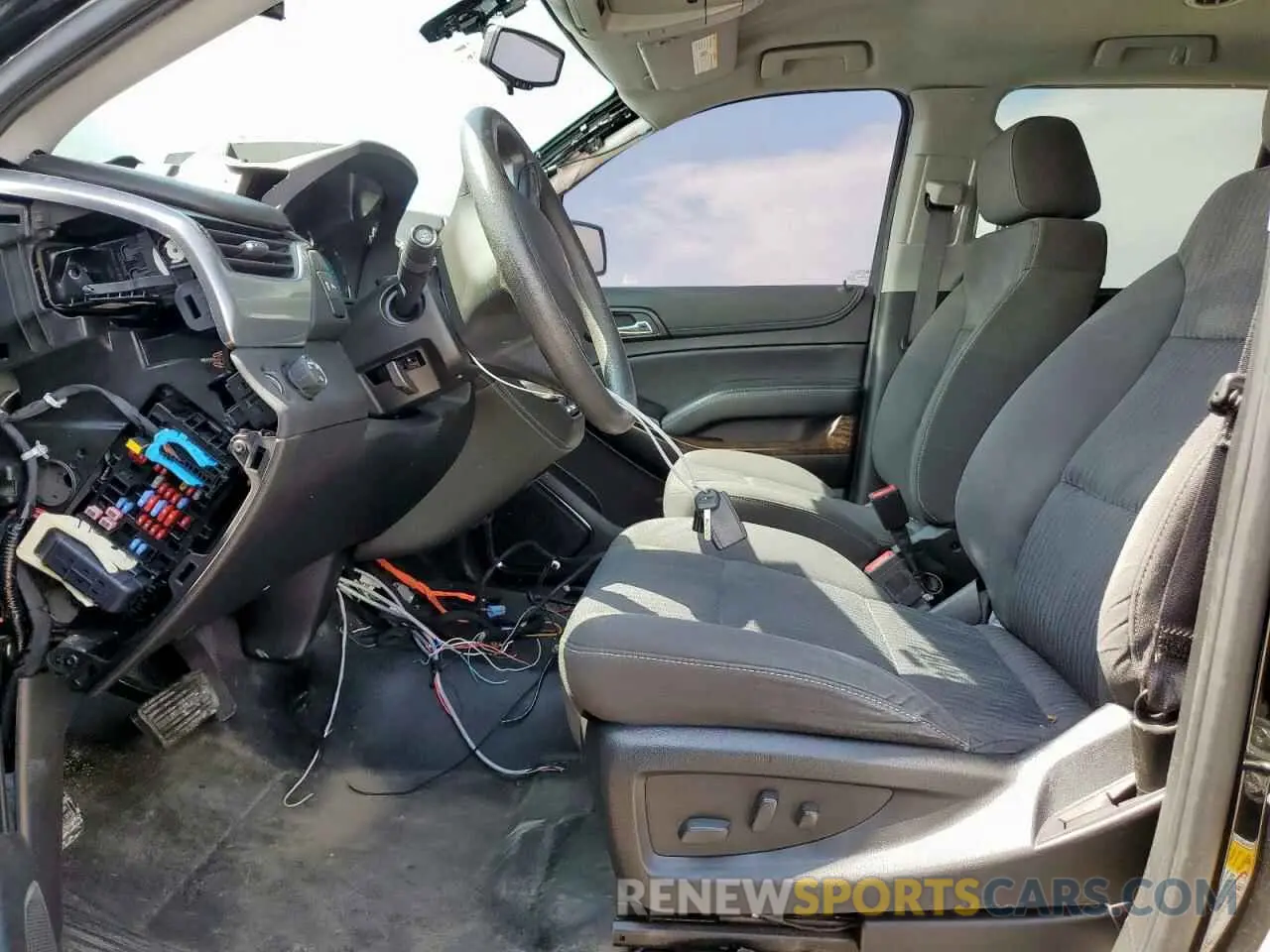 7 Photograph of a damaged car 1GNLCDEC0LR242390 CHEVROLET TAHOE 2020