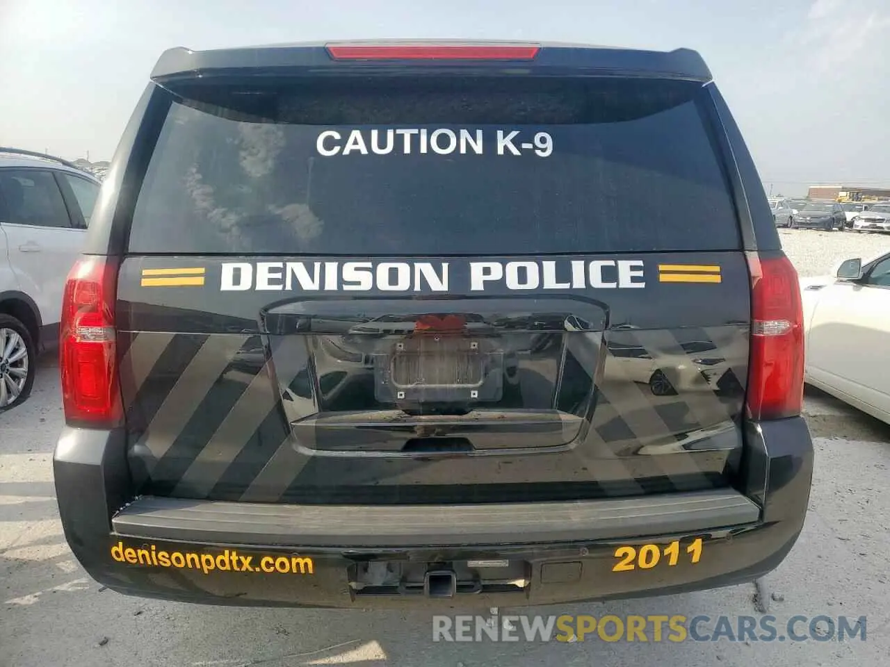 6 Photograph of a damaged car 1GNLCDEC7LR298228 CHEVROLET TAHOE 2020