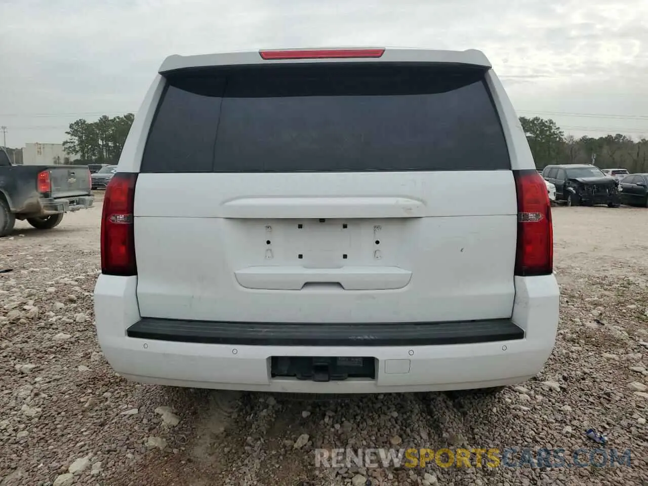 6 Photograph of a damaged car 1GNLCDEC8LR279090 CHEVROLET TAHOE 2020