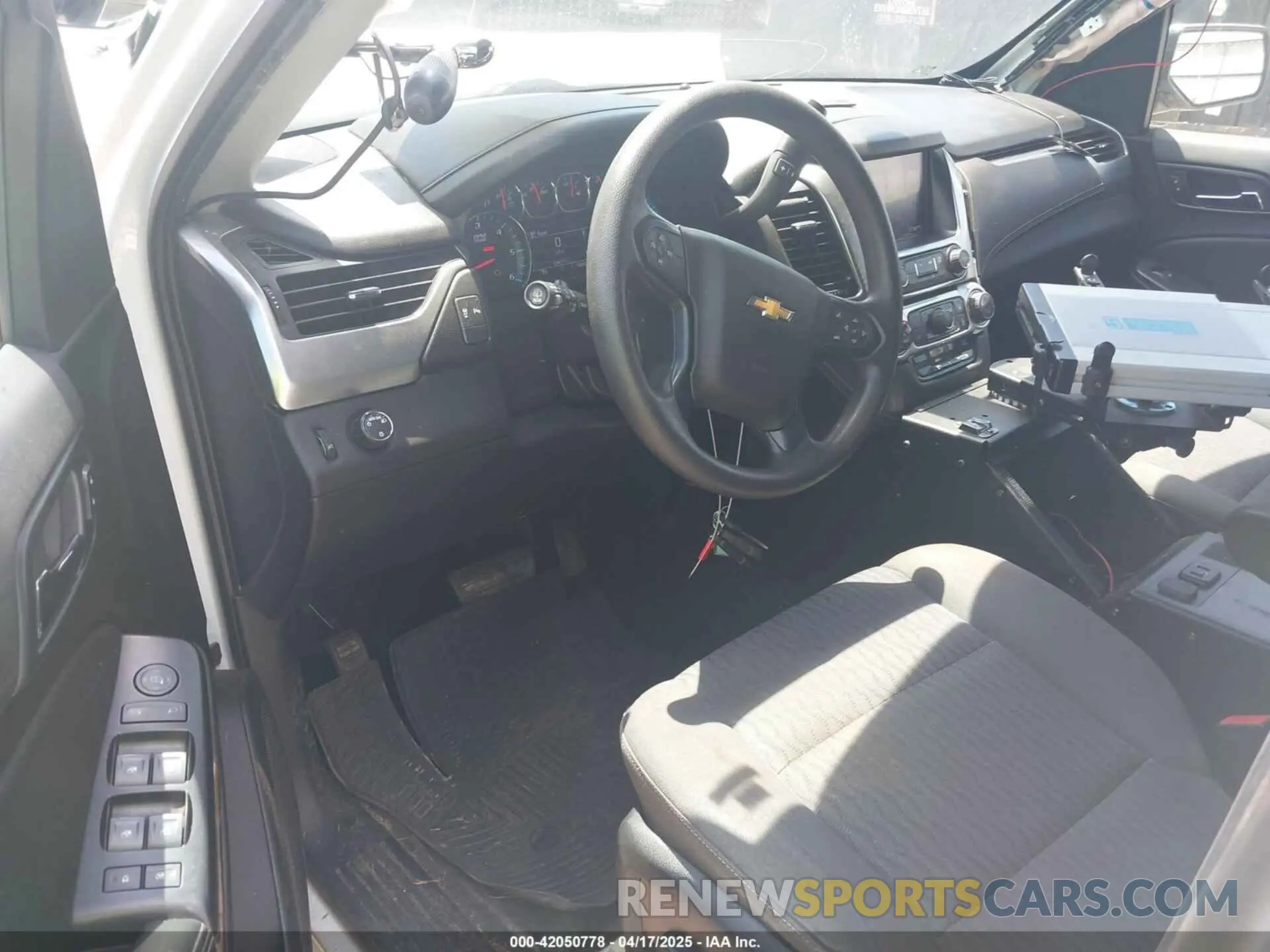 18 Photograph of a damaged car 1GNLCDECXLR154849 CHEVROLET TAHOE 2020