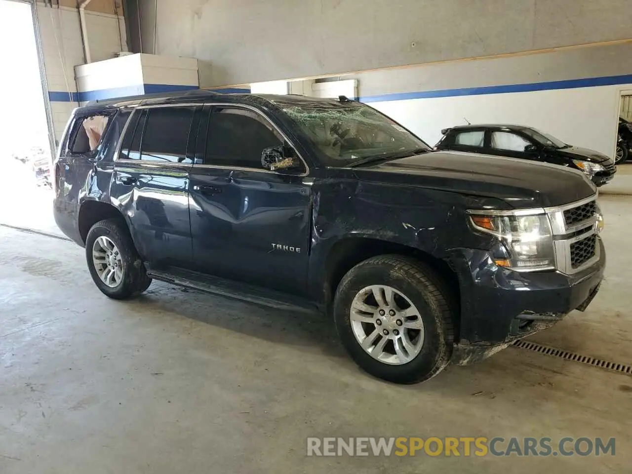 4 Photograph of a damaged car 1GNSCAKC1LR211101 CHEVROLET TAHOE 2020