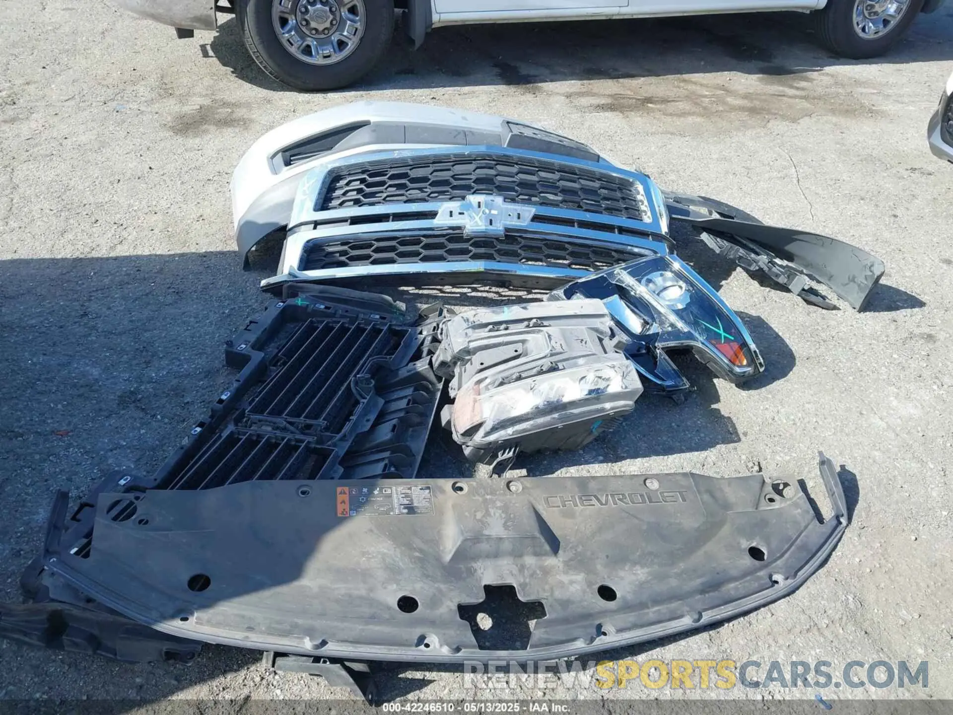 12 Photograph of a damaged car 1GNSCAKC2LR227856 CHEVROLET TAHOE 2020