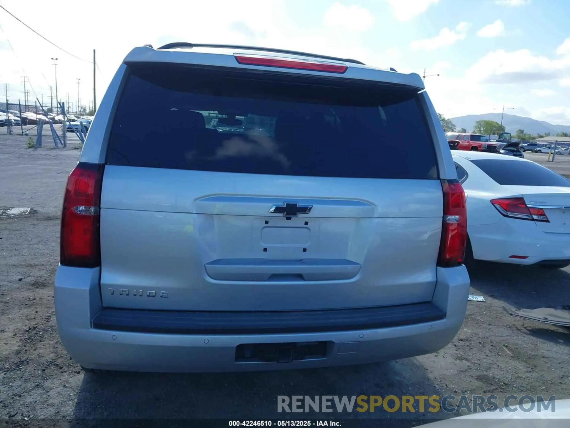 17 Photograph of a damaged car 1GNSCAKC2LR227856 CHEVROLET TAHOE 2020